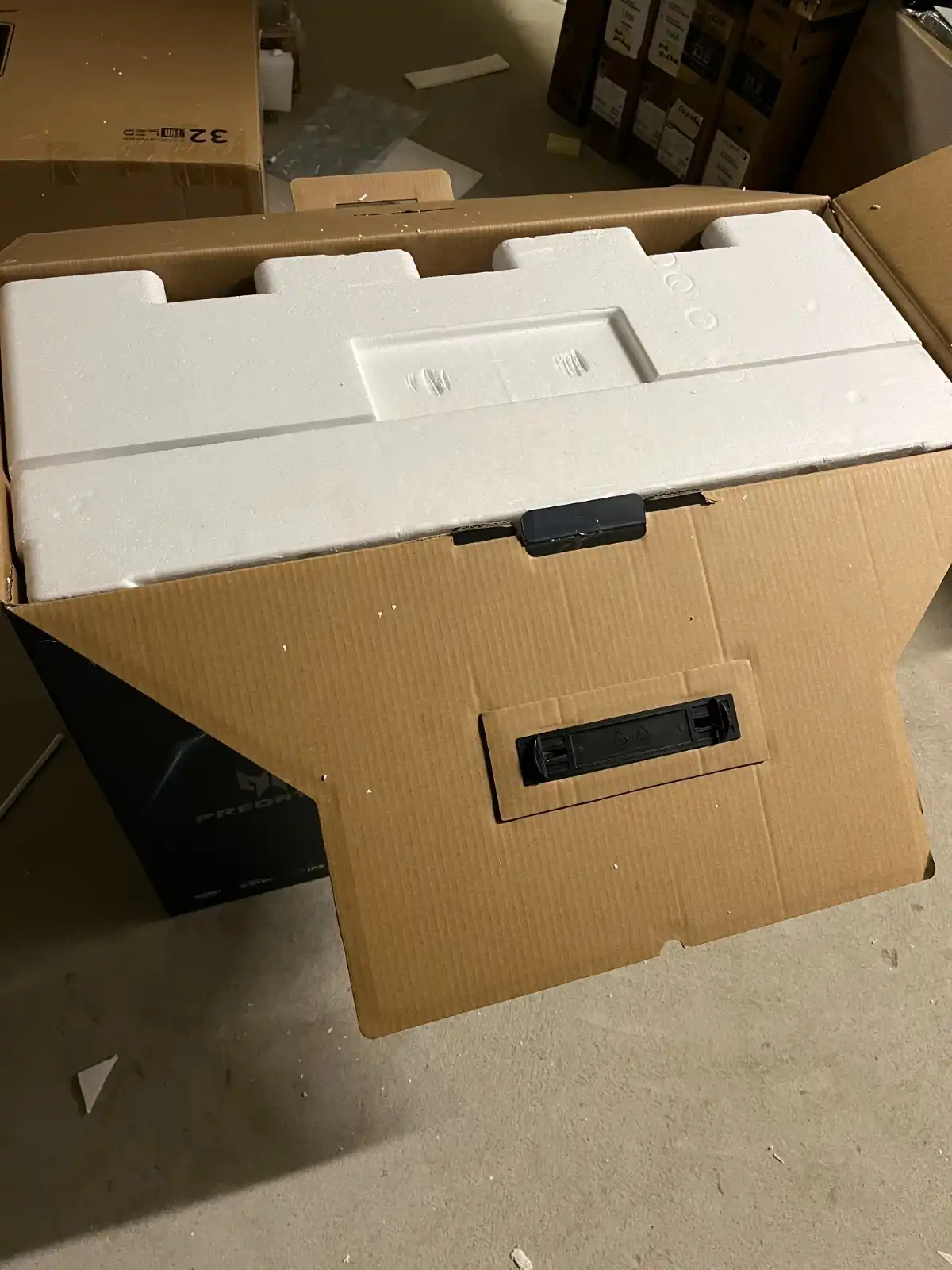 32" Acer Predator 4K gaming monitor XB323QK NV 3840x2160 IPS 1ms 144Hz D-Sync