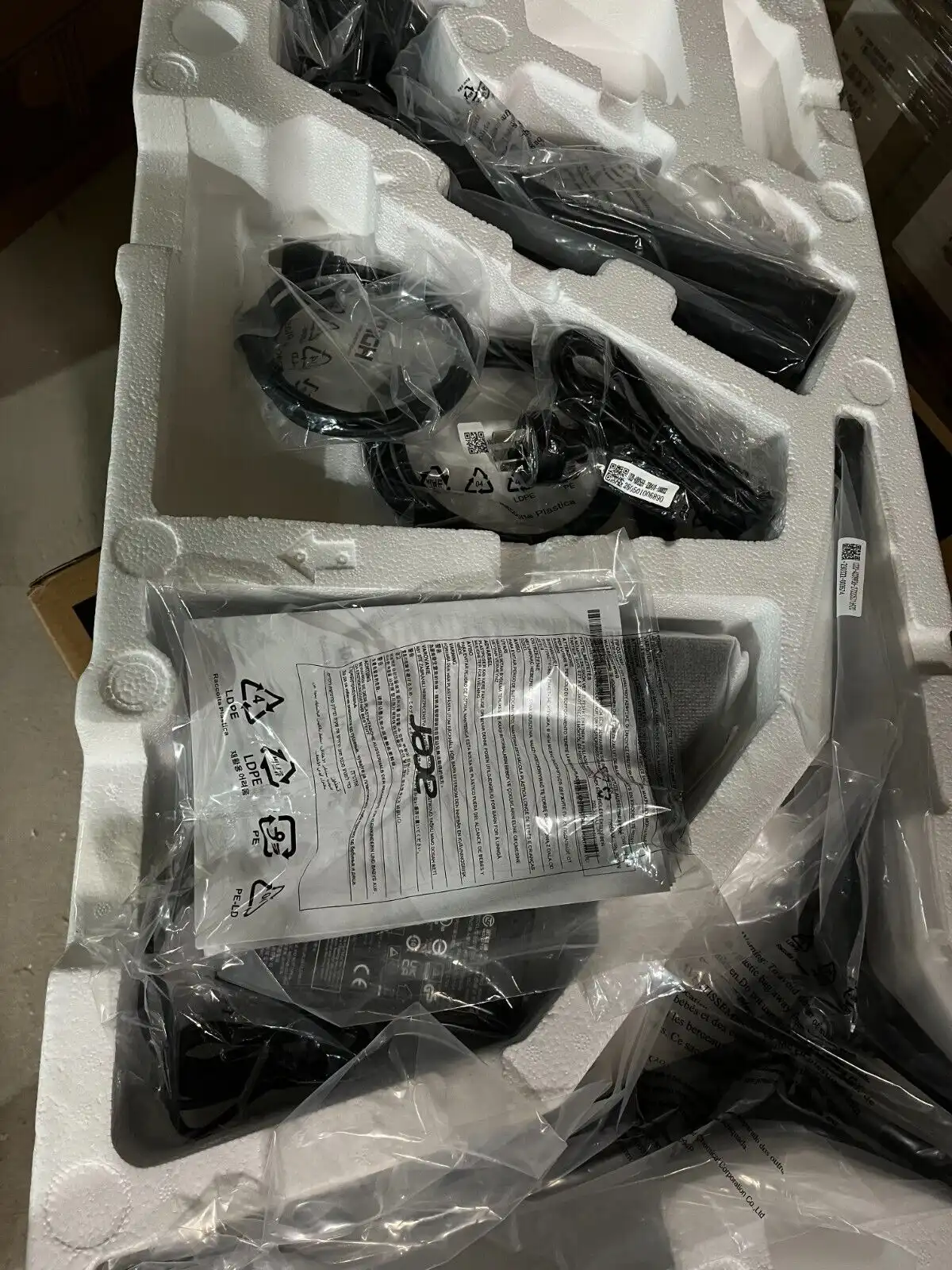 Acer 27" Nitro WQHD Gaming Monitor XV275U P3 2560x1440 VA 165Hz AMD Free Sync