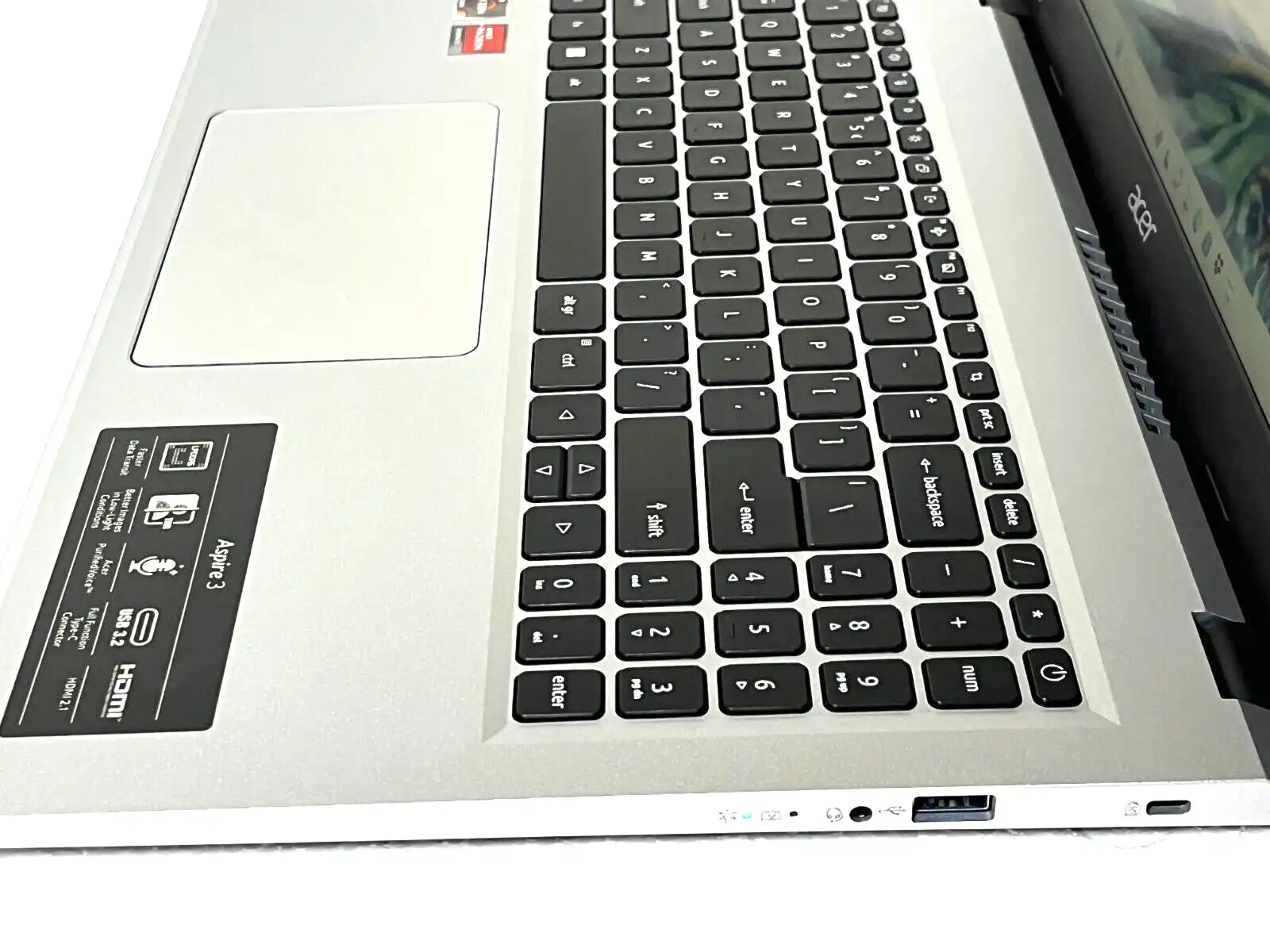 Acer Aspire 3 A515-24P  AMD Ryzen 3 7320u  8Gb RAM 256GB SSD 15.6" FHD Win11