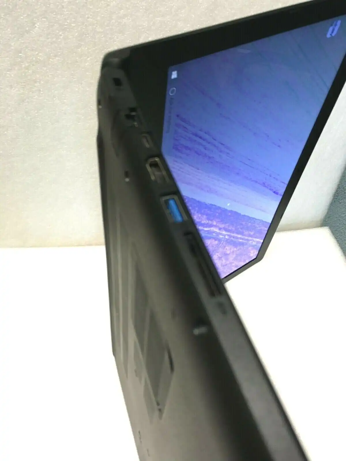 Acer Aspire A515-51G Intel i5-7200u 12Gb RAM 256Gb SSD 1GB HDD 2Gb 940MX 15.6"