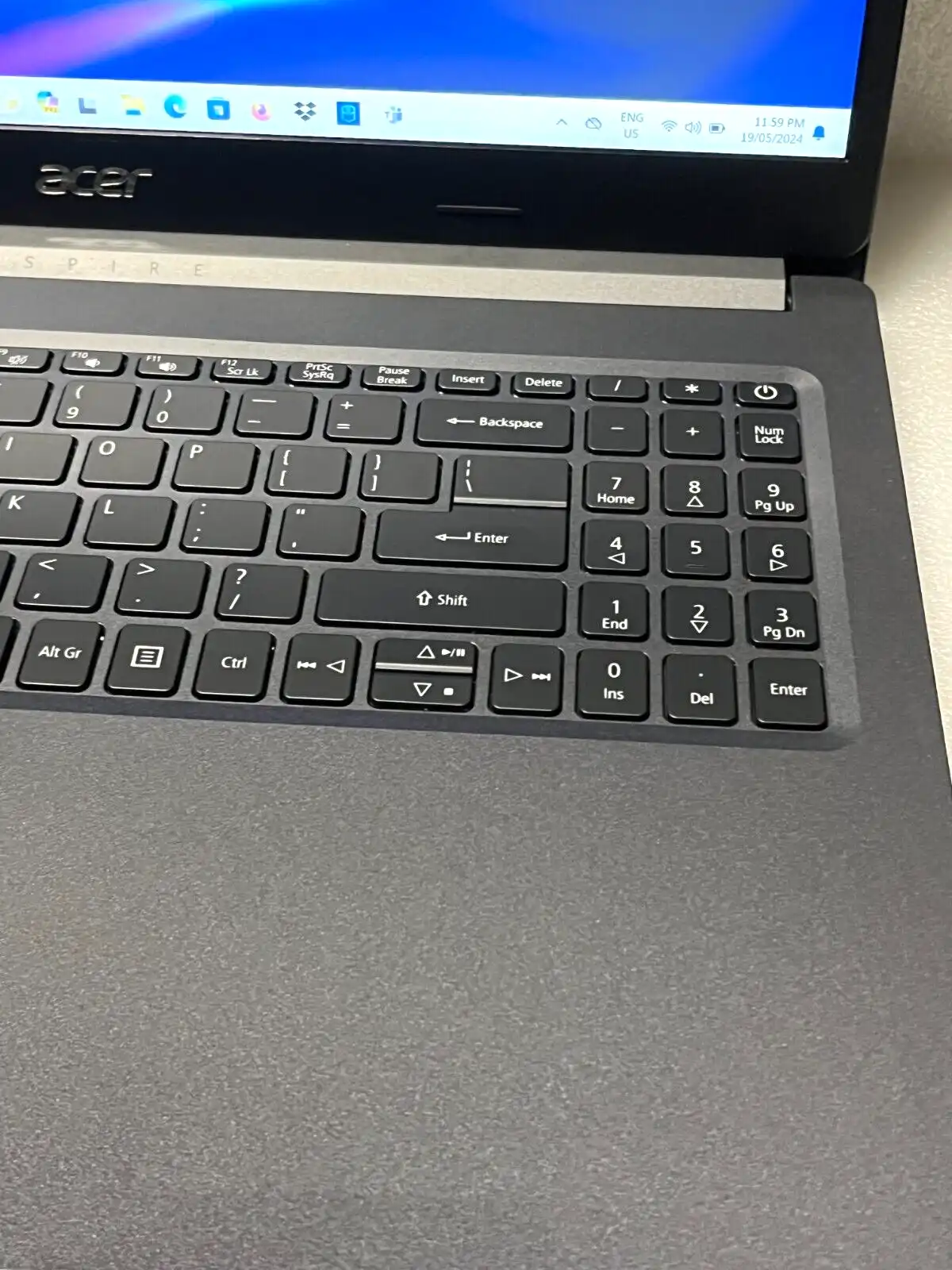 Acer Aspire A515-54G Intel i5-8265u 20Gb RAM 512GB SSD  15.6" FHD  Win11