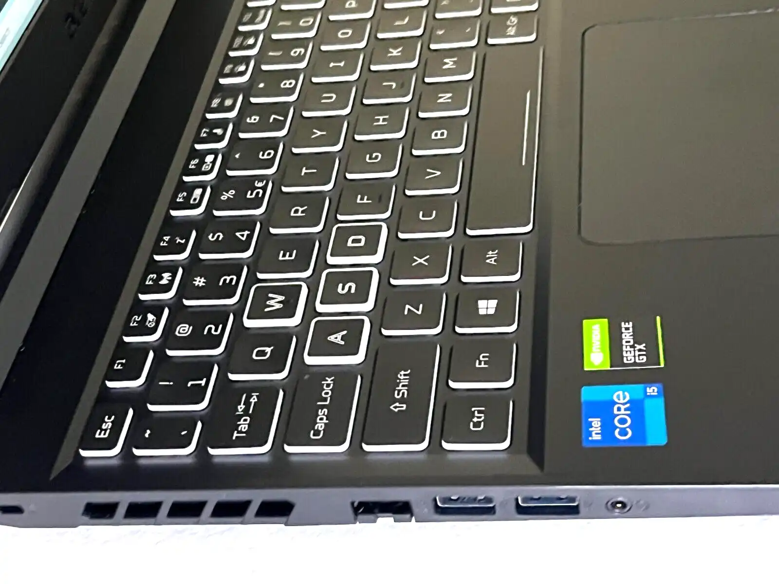 Acer Nitro 5  AN515-56 Intel i5-11300h 16Gb RAM 512GB SSD 4Gb GTX1650 15.6" FHD