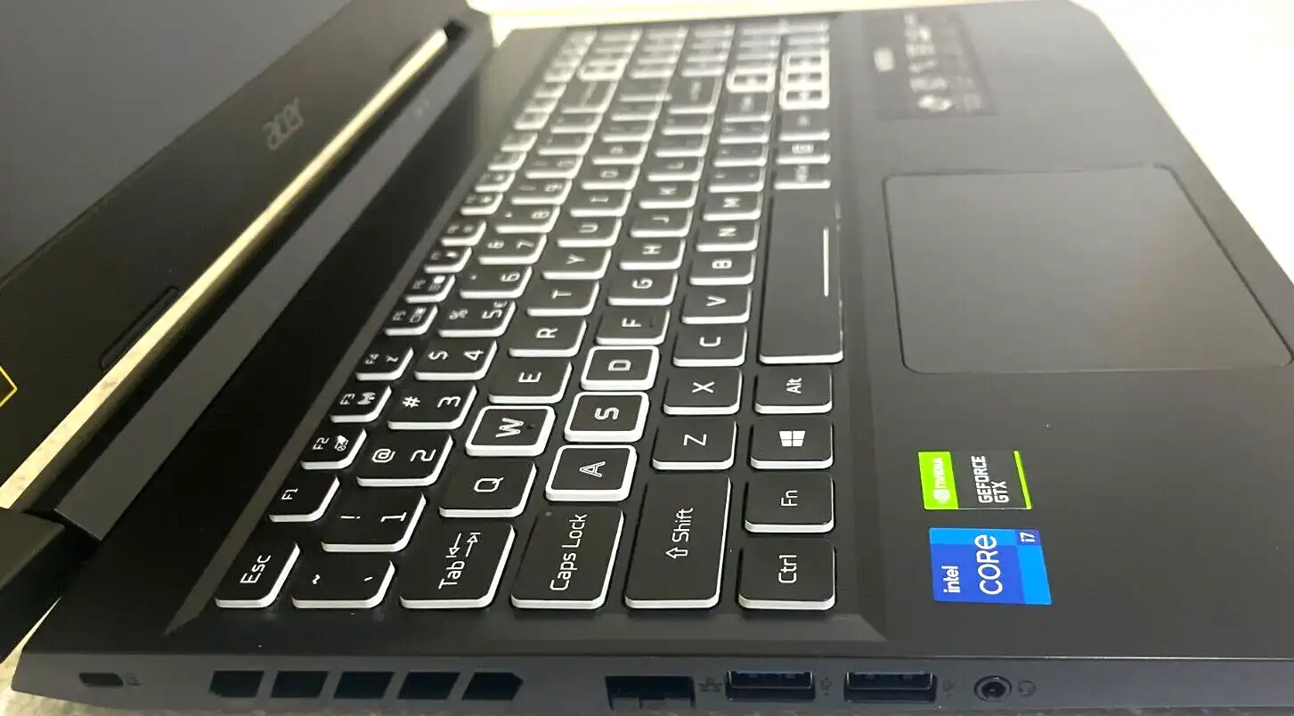 Acer Nitro 5  AN515-56 Intel i7-11370 16Gb RAM 512GB SSD  4Gb GTX1650 15.6" FHD