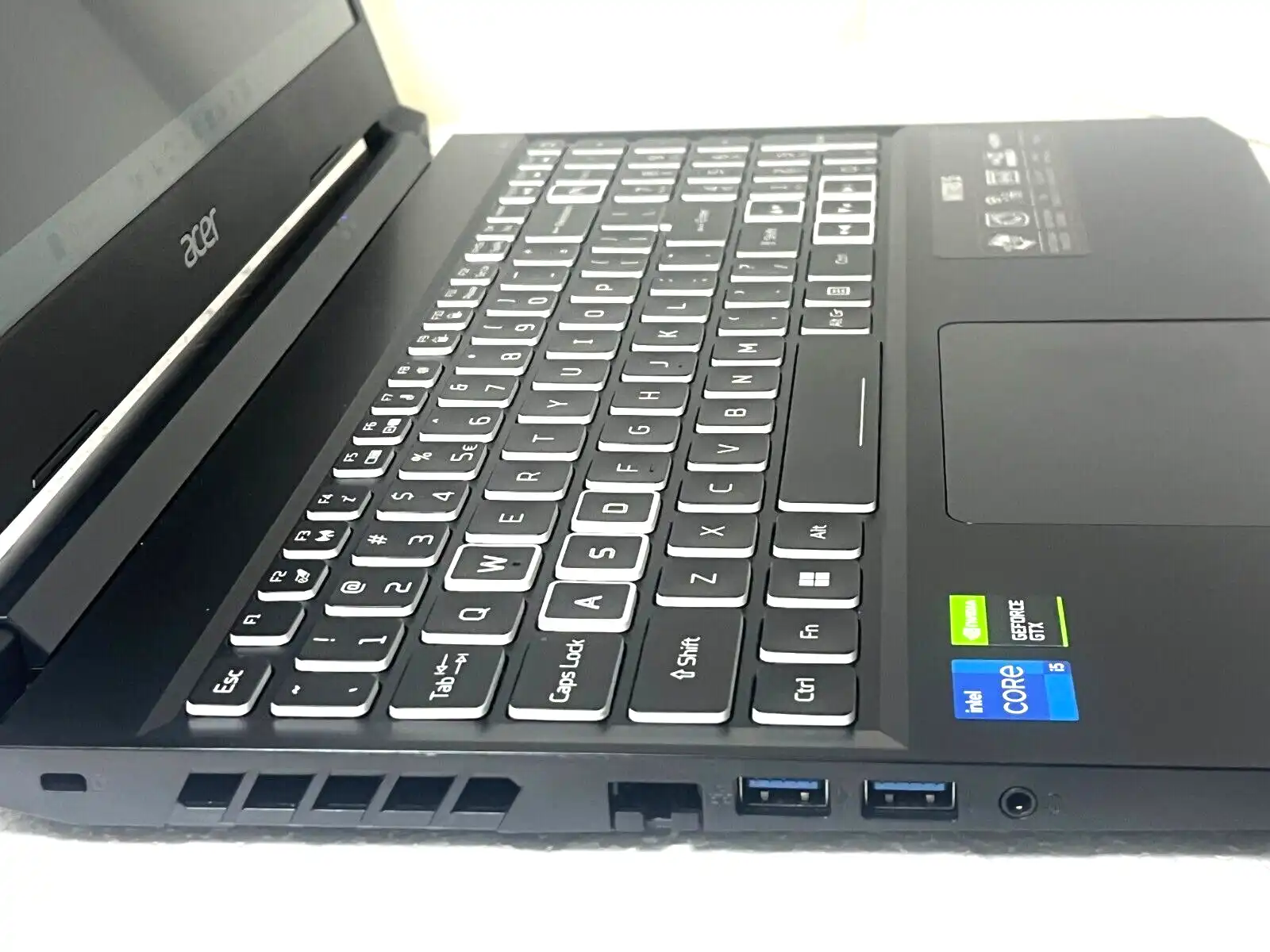 Acer Nitro 5  AN515-57 Intel i5-11400h 16Gb RAM 512GB SSD  4Gb GTX1650 15.6" FHD