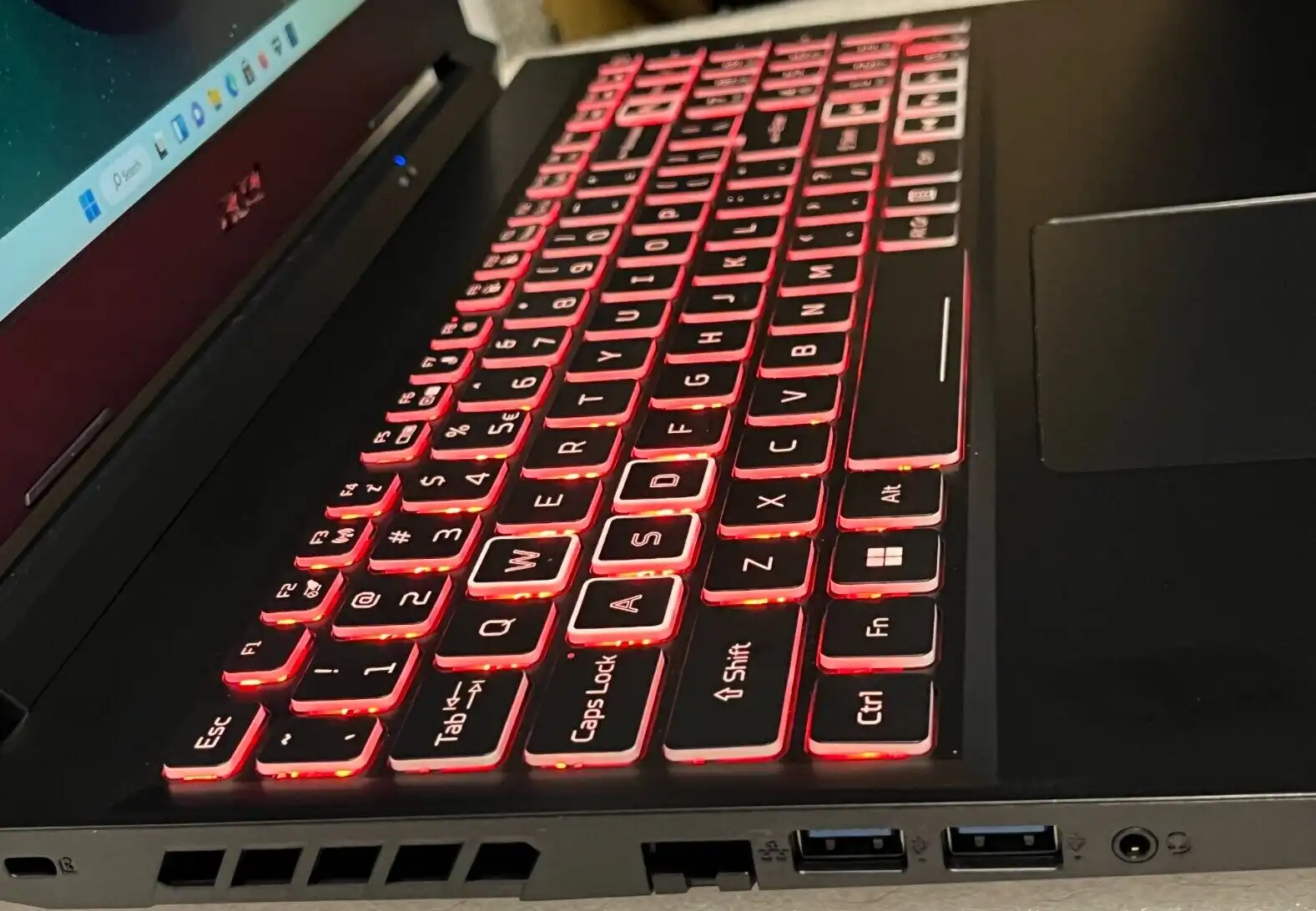 Acer Nitro 5  AN515-57 Intel i7-11800h 16Gb RAM 512GB SSD 4Gb RTX3050 15.6" FHD