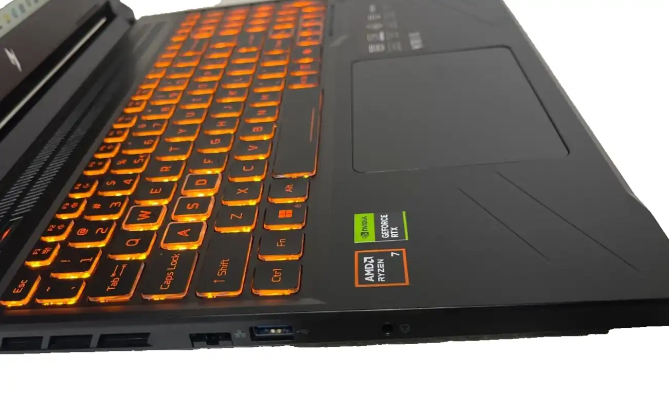 Acer Nitro V  ANV16-41 AMD Ryzen 7 8845HS 16Gb RAM 1TB SSD 6Gb RTX4050 16" WUXGA