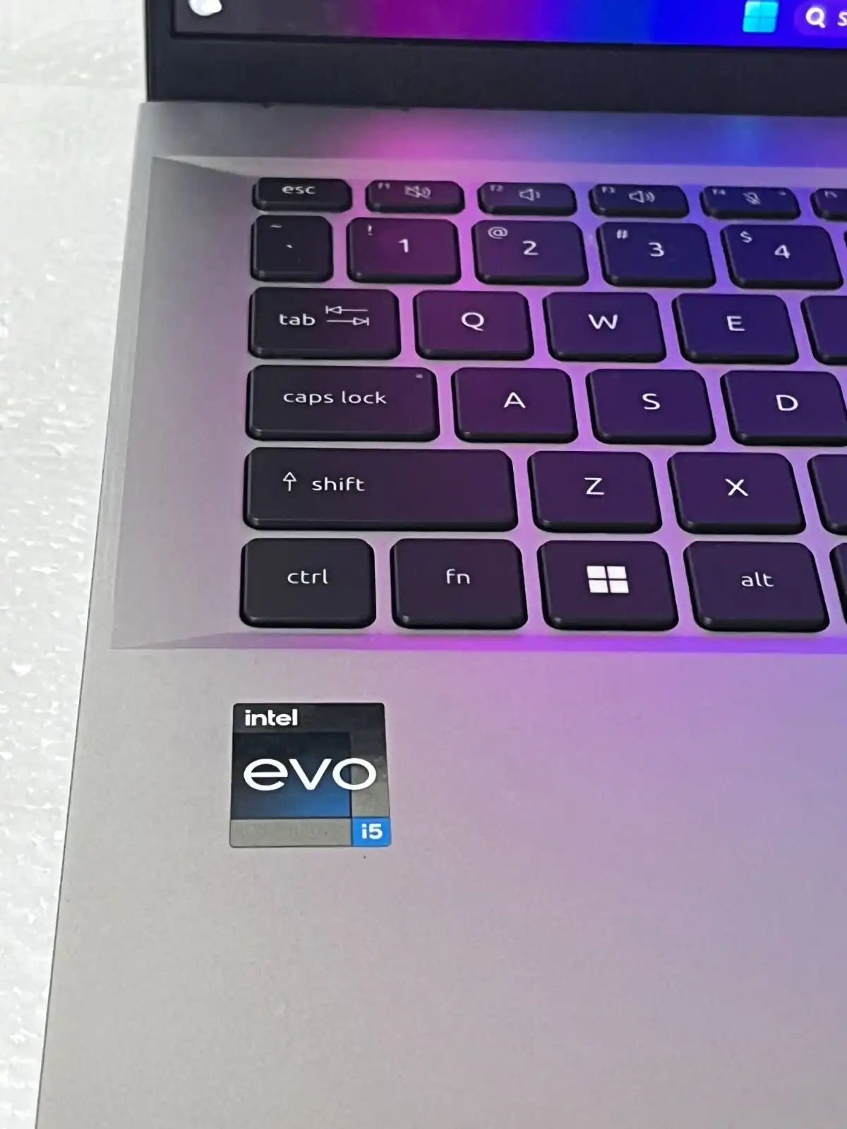 Acer Swift Go SFG14-71 Intel i5-13500h 8Gb RAM 512GB SSD 14" 2.8K OLED WQXGA+