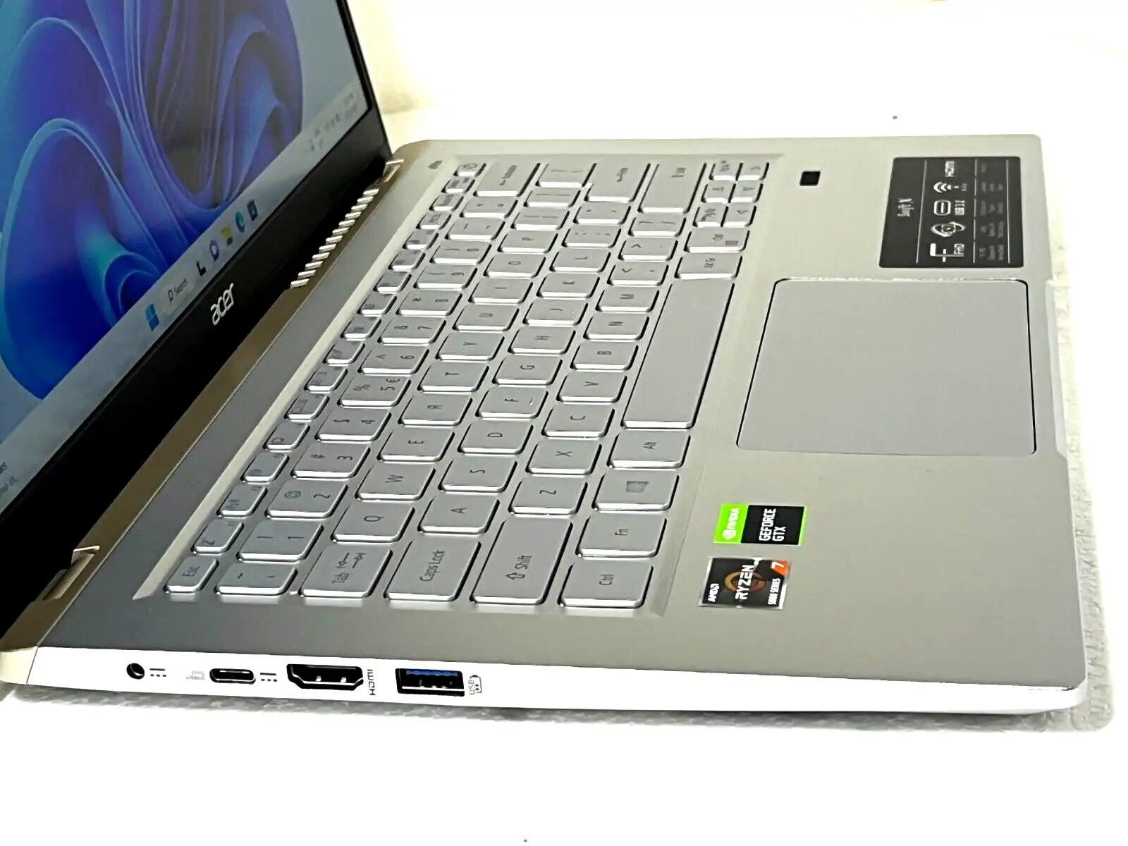 Acer Swift X SFX14-41G AMD Ryzen 7 5700U 16Gb RAM 1TB SSD 14" IPS 4GB GTX1650