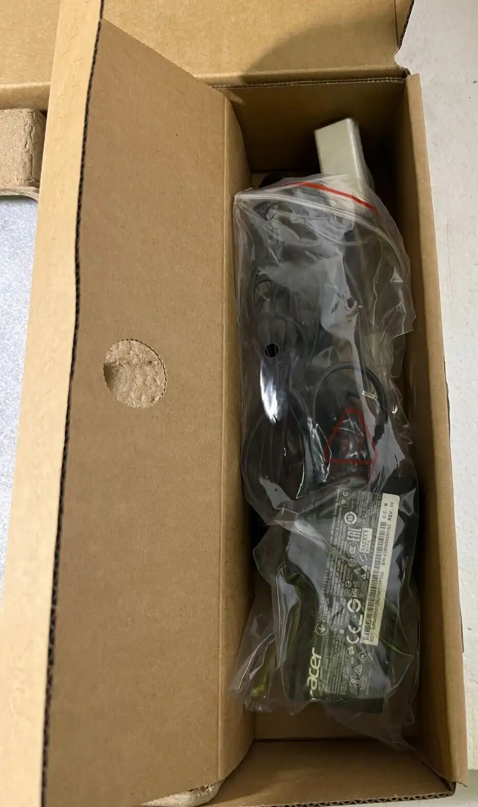 Acer TravelMate B5 TMB514-31 Intel i3-N305 CPU 8Gb RAM 256GB SSD 14" FHD IPS