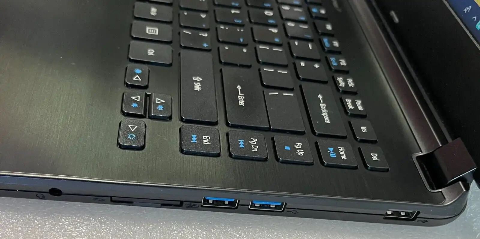 Acer Travelmate P446-M Intel i5-5200u 6Gb RAM 128GB SSD  14" Win10