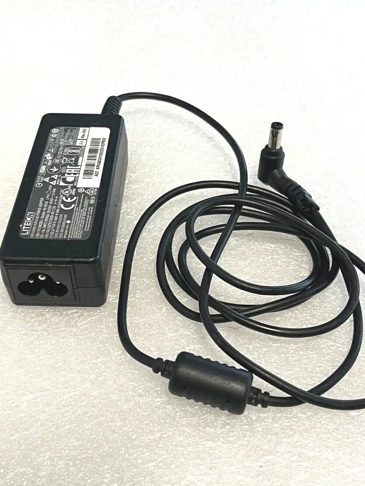 Genuine Acer  Lite-On AC Adaptor 45W 19V 2.37A  PA-1450-26     1.7/5.5mm tip