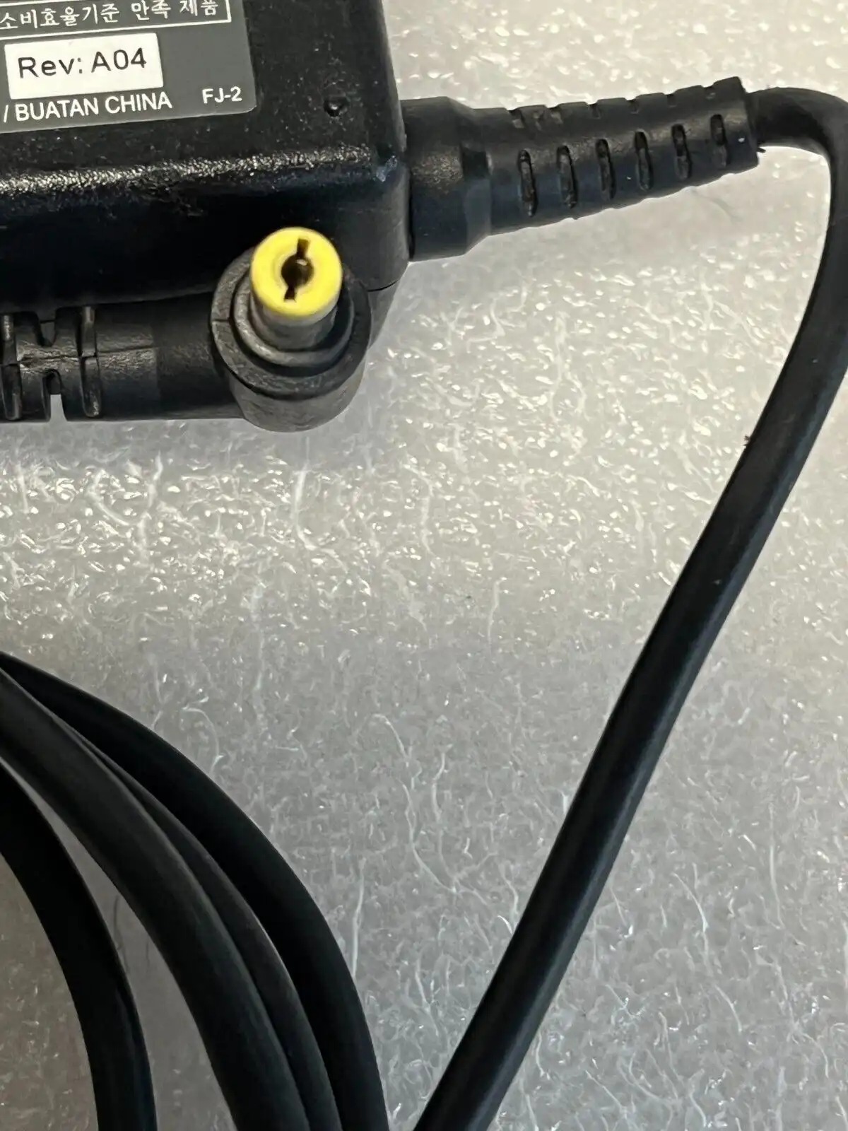 Genuine Acer  Lite-On AC Adaptor 65W 19V 3.42A  PA-1650-22     1.7/5.5mm tip