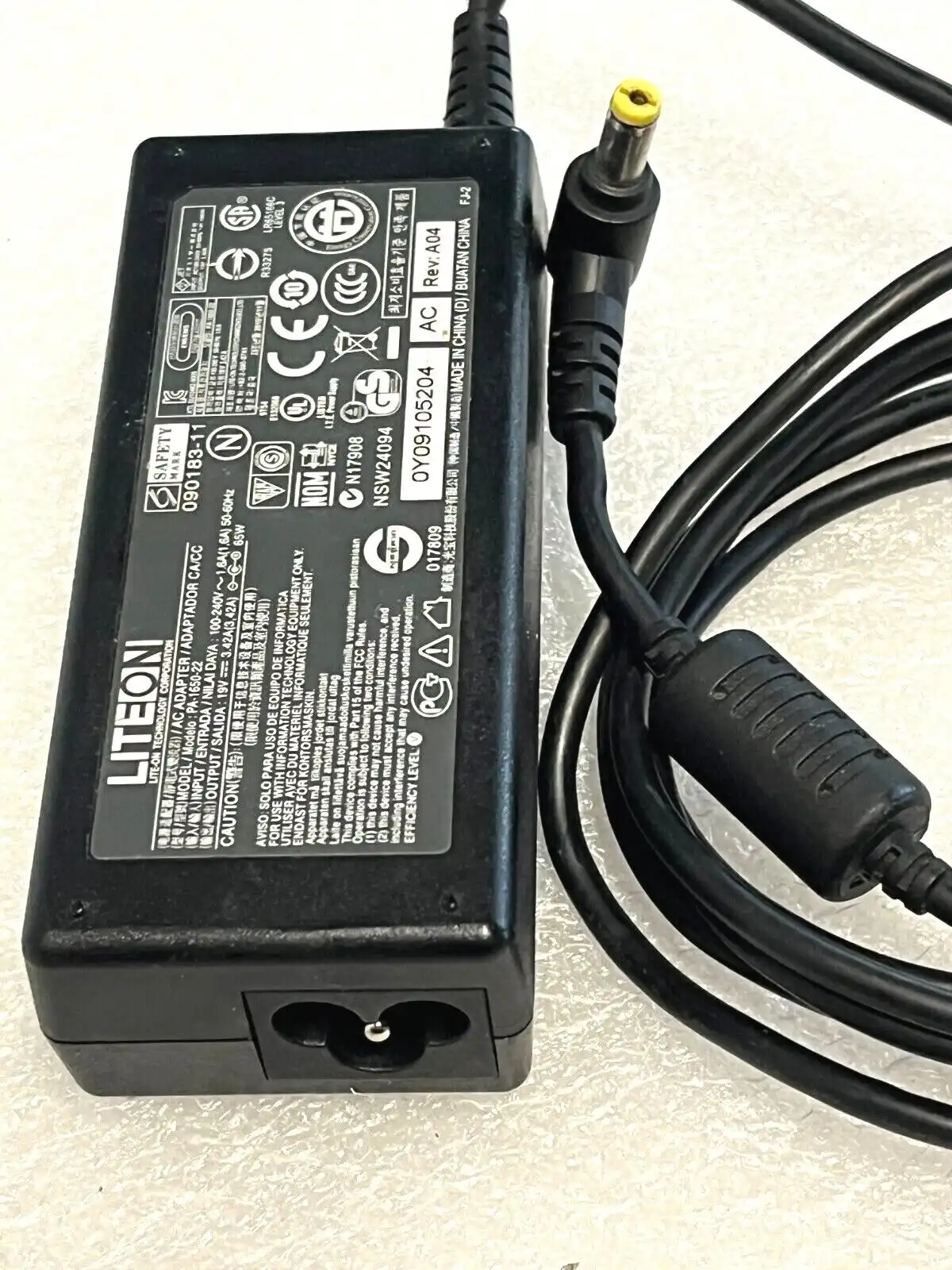 Genuine Acer  Lite-On AC Adaptor 65W 19V 3.42A  PA-1650-22     1.7/5.5mm tip