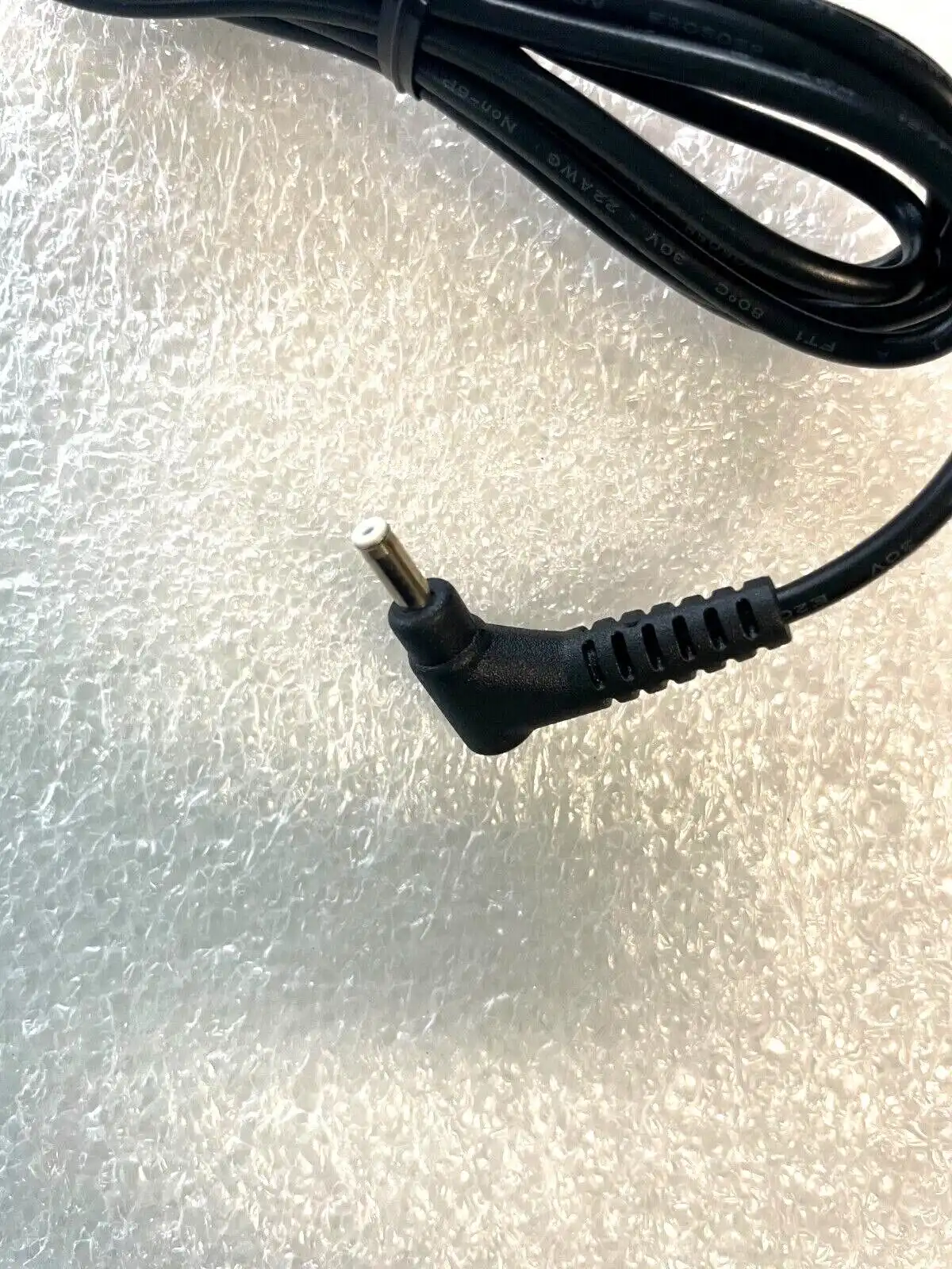 Genuine Acer Switch 10/Switch 11 AC Adaptor 18W 12V 1.5A  ADP-18TBC KP.01801.009