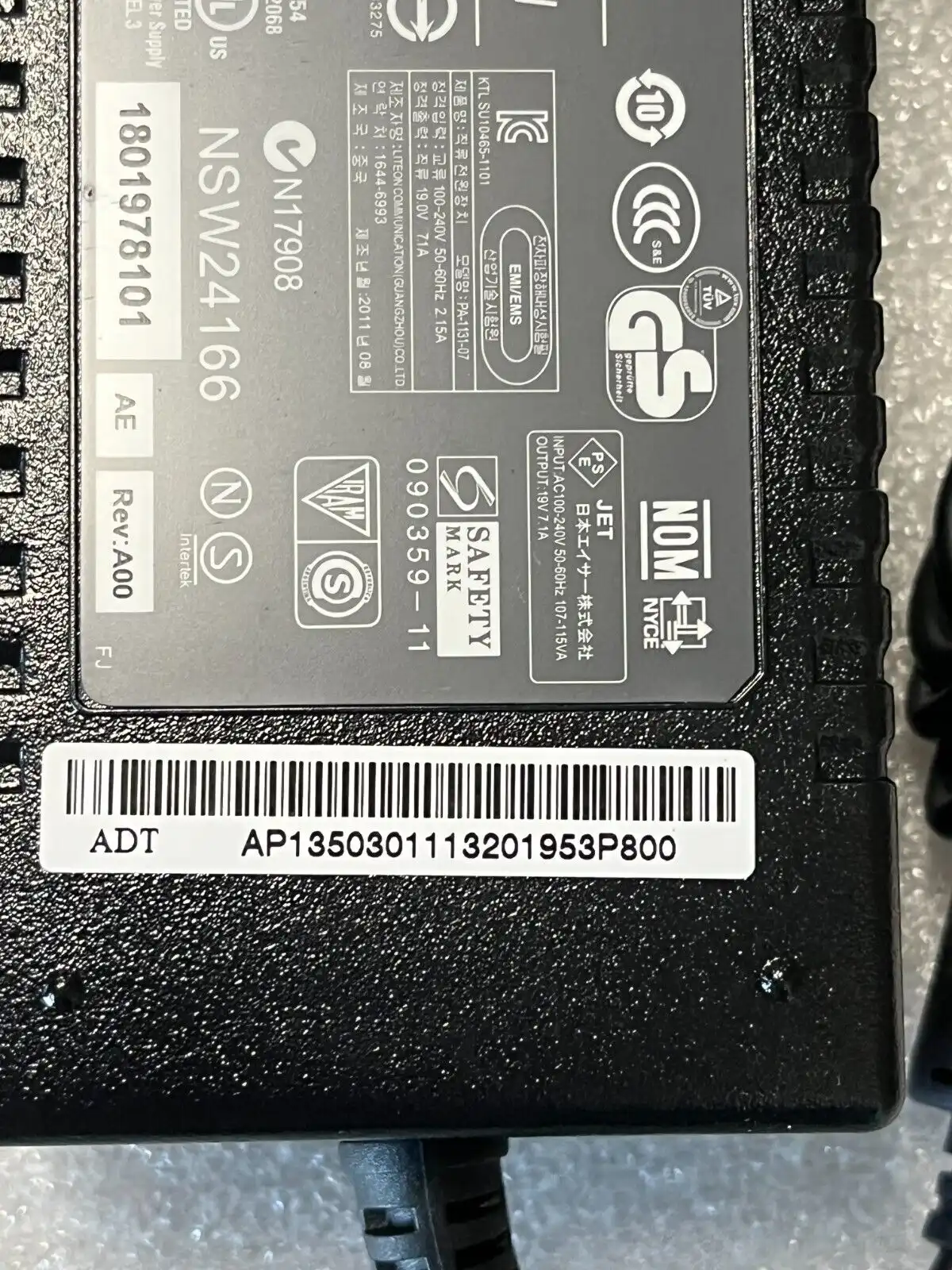 Lite-On AC Adaptor 135W 19V  7.1A  PA-1131-07  AP.13503.011  2.5mm/5.5mm tip